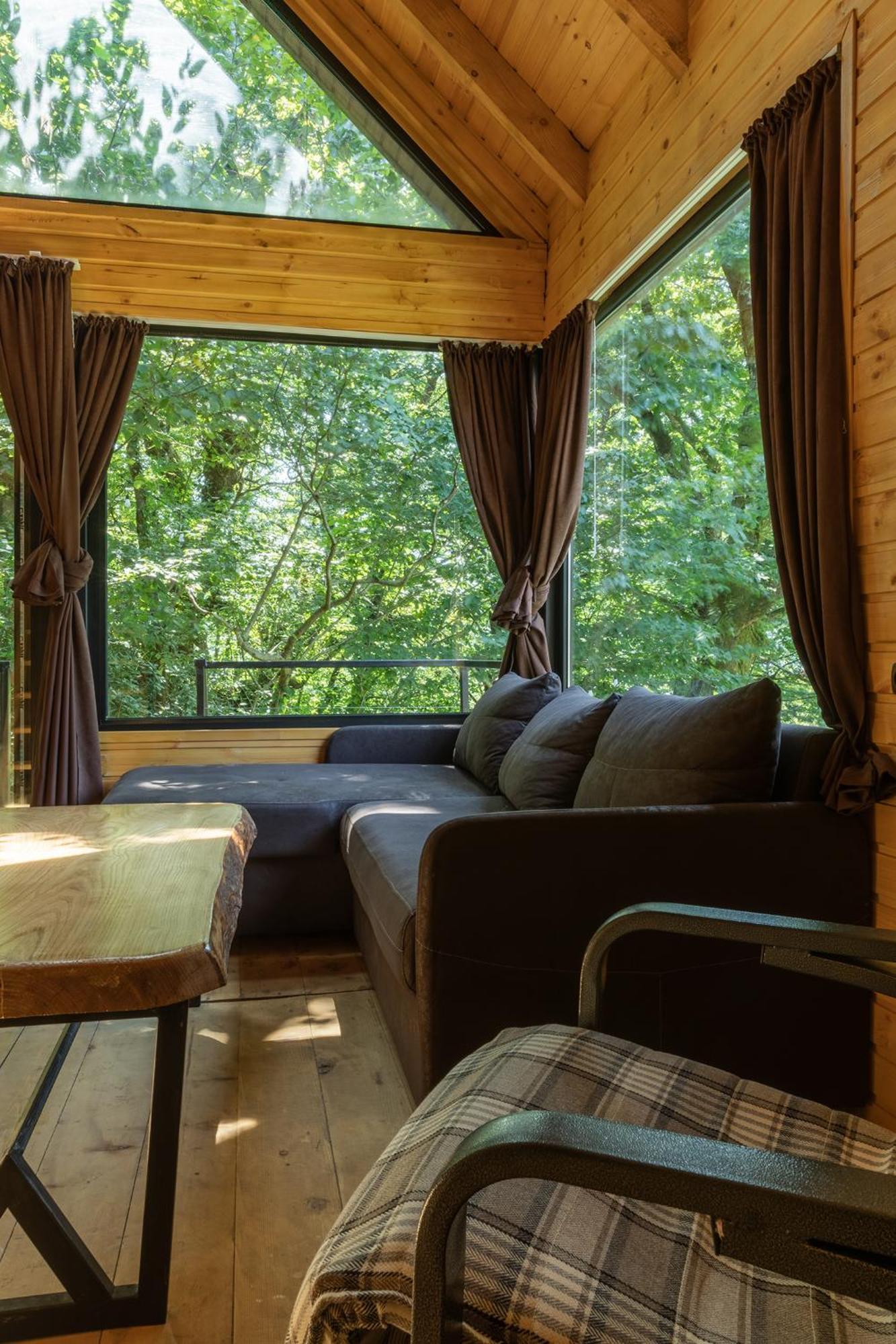 Woodpecker Georgia Hotel บาทูมิ ภายนอก รูปภาพ