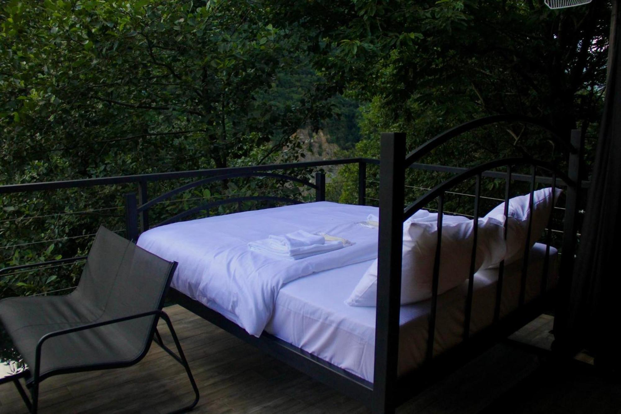 Woodpecker Georgia Hotel บาทูมิ ภายนอก รูปภาพ