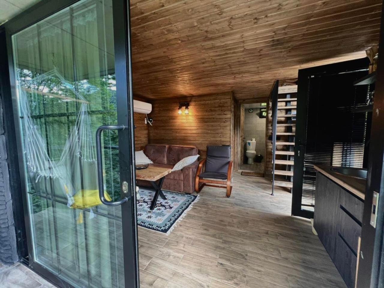 Woodpecker Georgia Hotel บาทูมิ ภายนอก รูปภาพ