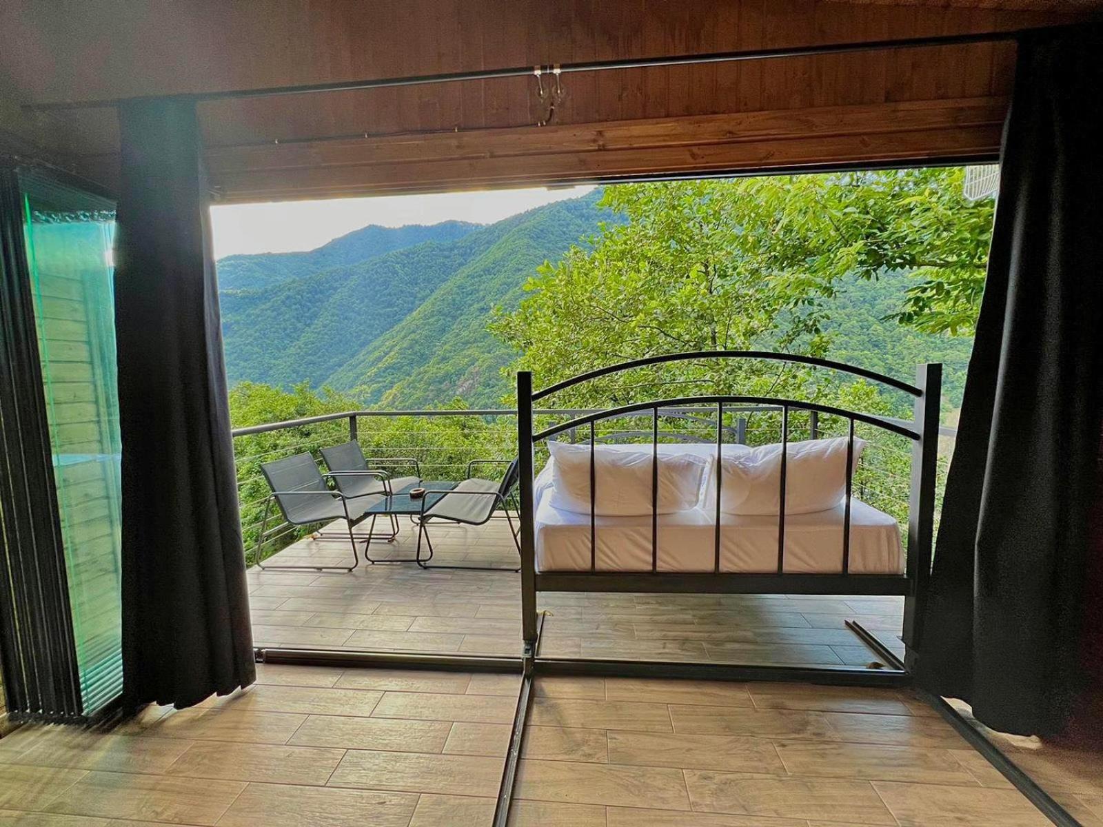 Woodpecker Georgia Hotel บาทูมิ ภายนอก รูปภาพ