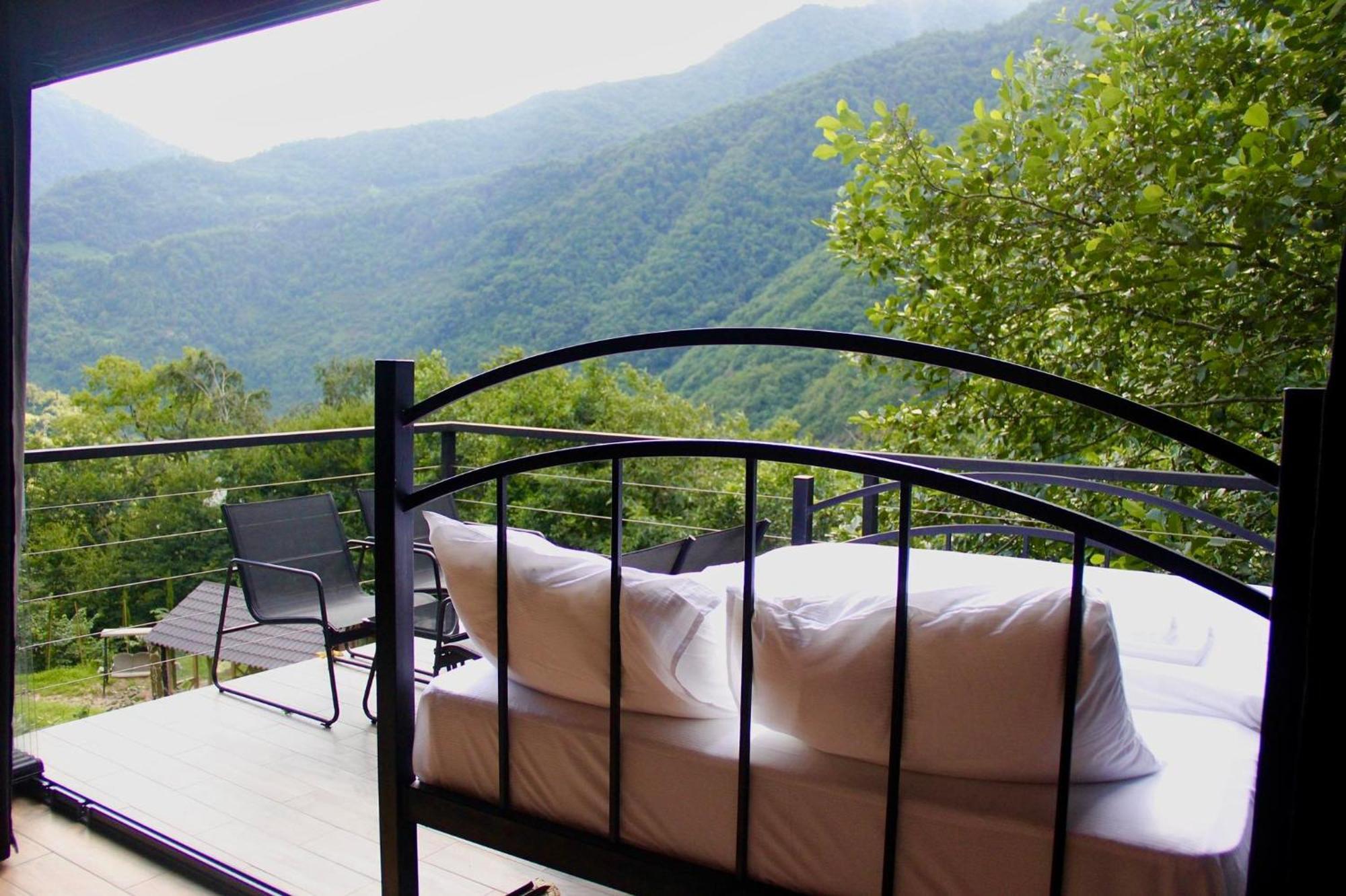 Woodpecker Georgia Hotel บาทูมิ ภายนอก รูปภาพ