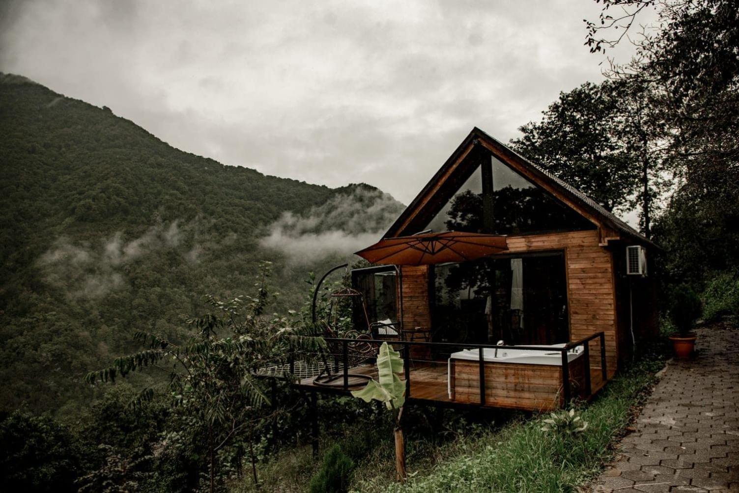 Woodpecker Georgia Hotel บาทูมิ ภายนอก รูปภาพ